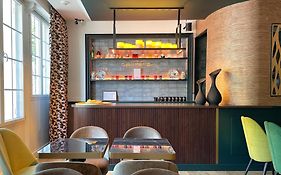 Elsa, Hotel Paris By Collection Vesper